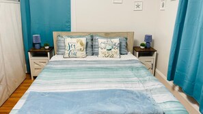 Een strijkplank/strijkijzer, gratis wifi, beddengoed