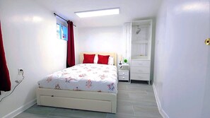 Iron/ironing board, free WiFi, bed sheets