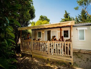 Property grounds - Mobile Home with Terrace in Lézignan-Corbières, 6 persons (Lézignan-Corbières)