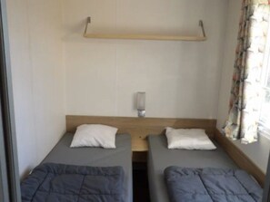 Free WiFi - Mobile Home 32m², 3 Bedrooms, Terrace & Equipped Kitchen (Limeuil)