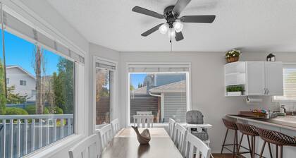 Spacious 5BR Family Retreat in Sherwood Park