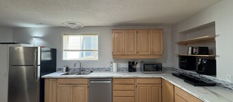 Spacious 5BR Family Retreat in Sherwood Park