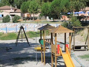 Children's area - Spacious mobile home with terrace for 6 people in Saint-Maime (Saint-Maime)