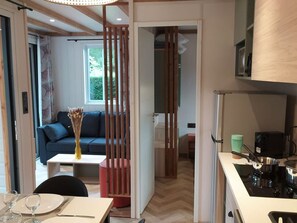 Microwave, dishwasher, coffee/tea maker, toaster - Spacious Chalet with Terrace for 6 People (Saint-Maime)