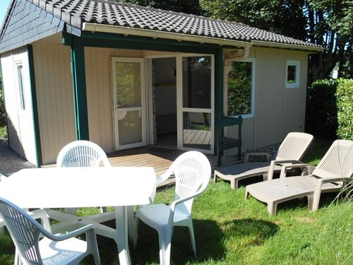Cozy chalet with terrace for 4 people