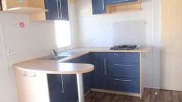 Fridge, microwave