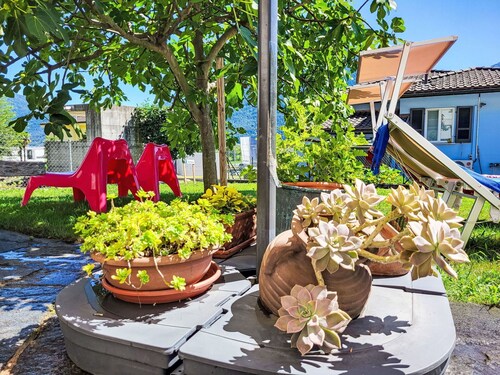 Lovely apartment for 2 guests with WIFI, A/C, TV, patio, pets allowed and panoramic view