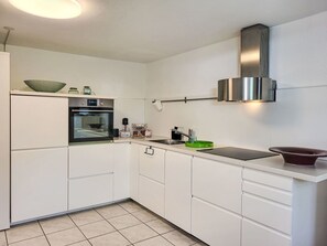 Oven, dishwasher, high chair