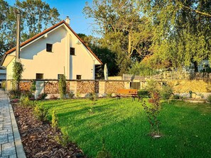 Exterior - Beautiful private villa for 8 people with hot tub, WIFI, private pool, TV, terrace and pets allo... (Prostý)