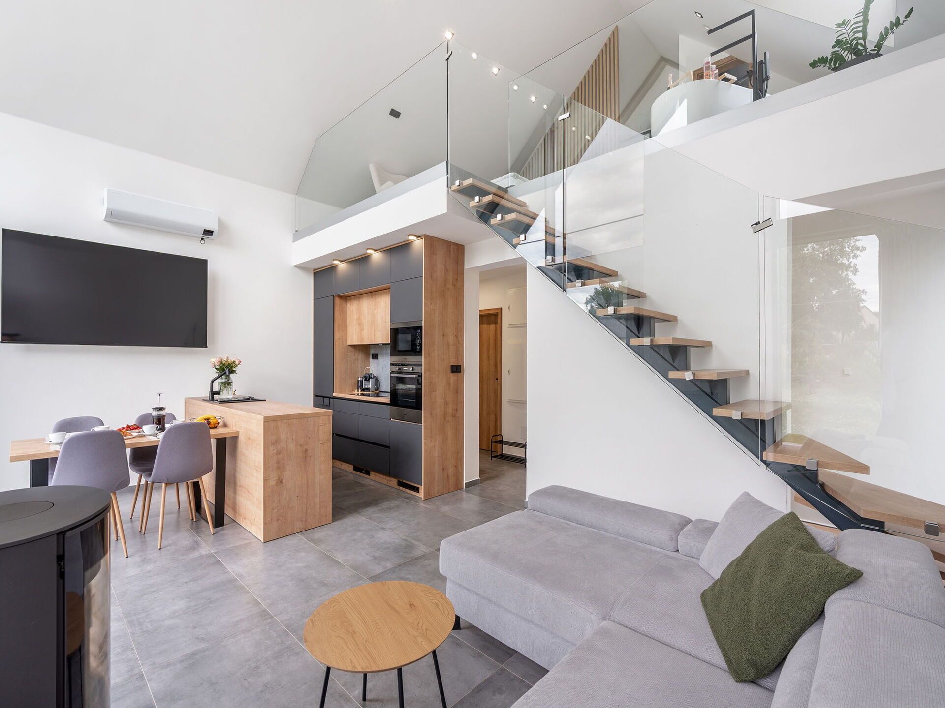 Televisión, chimenea