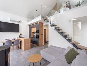 Télévision, cheminée