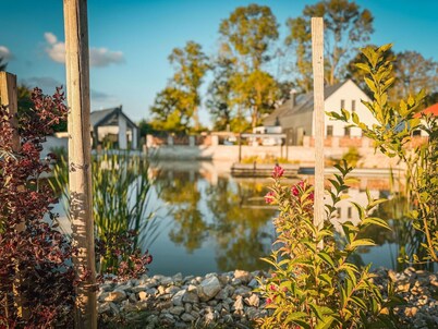 Wonderful private villa for 6 guests with hot tub, WIFI, A/C, TV, terrace and pets allowed