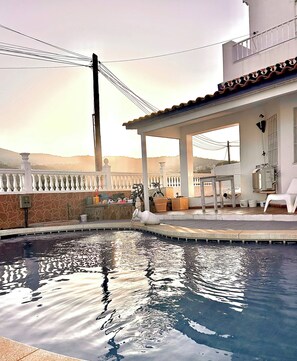 Villa - 4 soveværelser - ryger - privat pool | Pool | Udendørs pool