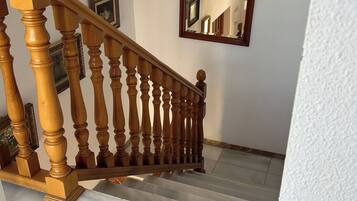 Villa, 4 slaapkamers, roken, privézwembad | Gang