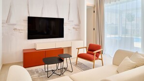 Living area - Nice apartment in villa for 6 guests with private pool, WIFI, TV, terrace and pets allowed (Umag)