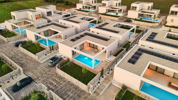 Exterior - Nice apartment in villa for 6 guests with private pool, WIFI, TV, terrace and pets allowed (Umag)