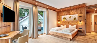 Nature Room 'Beehive' with Terrace, Wi-Fi and Air Conditioning