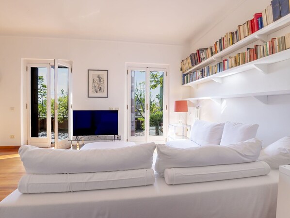 2 Schlafzimmer, Reisekinderbett, kostenloses WLAN