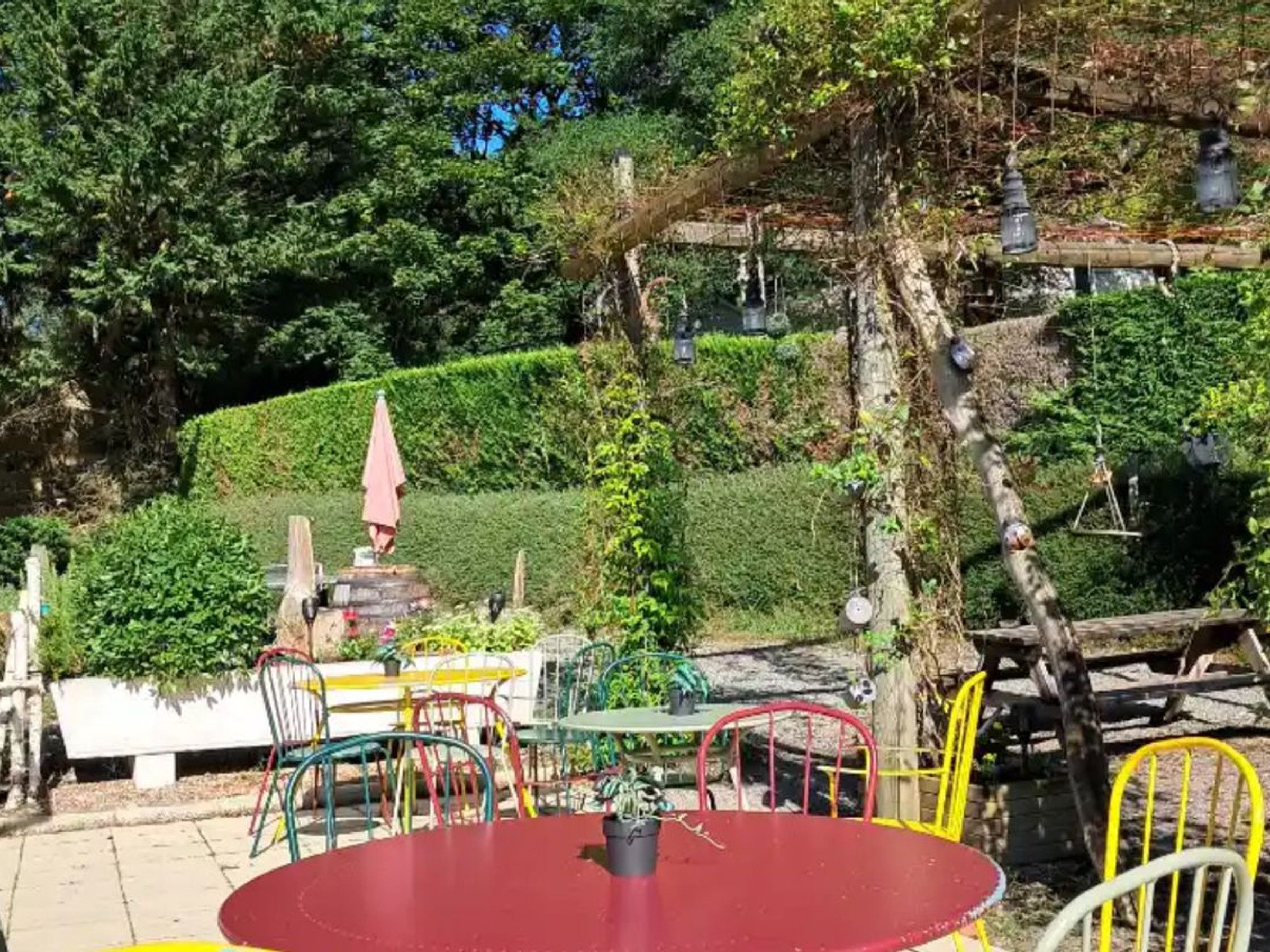 屋外ダイニングエリア