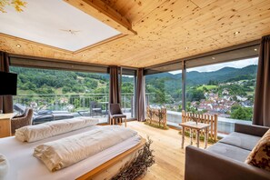 1 bedroom, WiFi, bed sheets - Panorama Nature Room 'Bird's Nest' with Stone Pine Wood, Panoramic View and Air Conditioning (Bühlertal)
