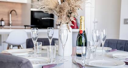 Prestige Apartment & Cathedral View