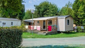 Unclassified image, 3 of 23, button