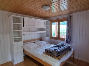 2 bedrooms, free WiFi, wheelchair access