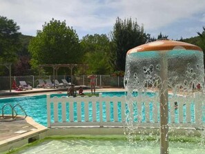 Pool - Cozy mobile home with terrace and equipped kitchen (La Cassagne)