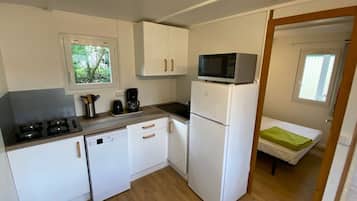 Réfrigérateur, micro-ondes, lave-vaisselle, cafetiÚre/bouilloire