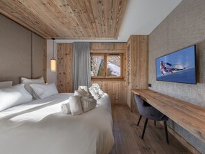 6 bedrooms, free WiFi, bed sheets