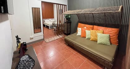 Room-the Urban Link Apartment Legazpi