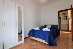 3 camere