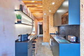 Refrigerador, microondas, horno, lavavajillas