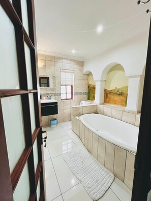 Bathroom - Nkhangfi Home (Pretoria)