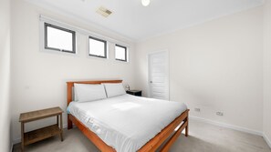 3 chambres, fer et planche à repasser, Wi-Fi gratuit