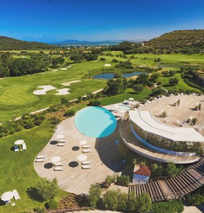Indoor pool, seasonal outdoor pool, pool umbrellas, pool loungers - Argentario Golf Villas (Monte Argentario)