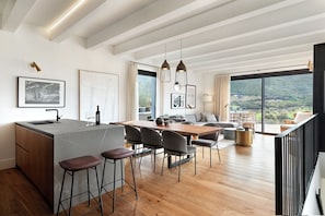 Villa, 4 Bedrooms, Hot Tub, Hill View | Living area | Smart TV