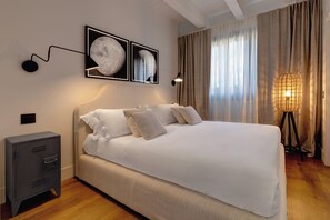 Vila, 6 quartos, vista para a colina | Cortinas blackout, quartos à prova de som, Wi-Fi de cortesia