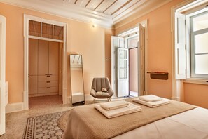 1 habitación, tabla de planchar con plancha, wifi gratis y ropa de cama 