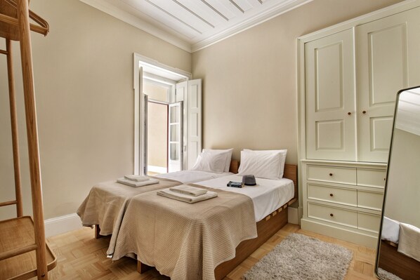 2 habitaciones, tabla de planchar con plancha y wifi gratis 