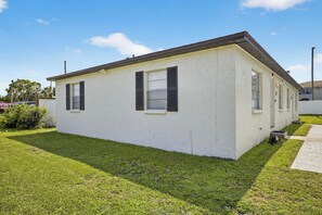 Exterior - Modern South Tampa Retreat Near Beaches, Dining & Airport (Tampa)