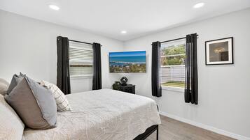 2 Schlafzimmer, Schreibtisch, Bügeleisen/Bügelbrett, kostenloses WLAN