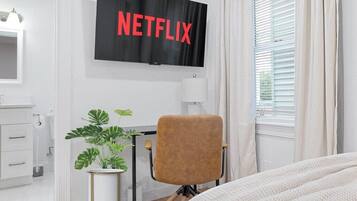 4 bedrooms, desk, iron/ironing board, travel crib