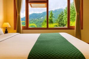 Deluxe Double Room - Hotel Shiva Lake - Near Mussoorie Lake (Mussoorie)