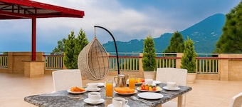 Hotel shiva Lake