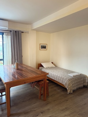 1 dormitorio y ropa de cama