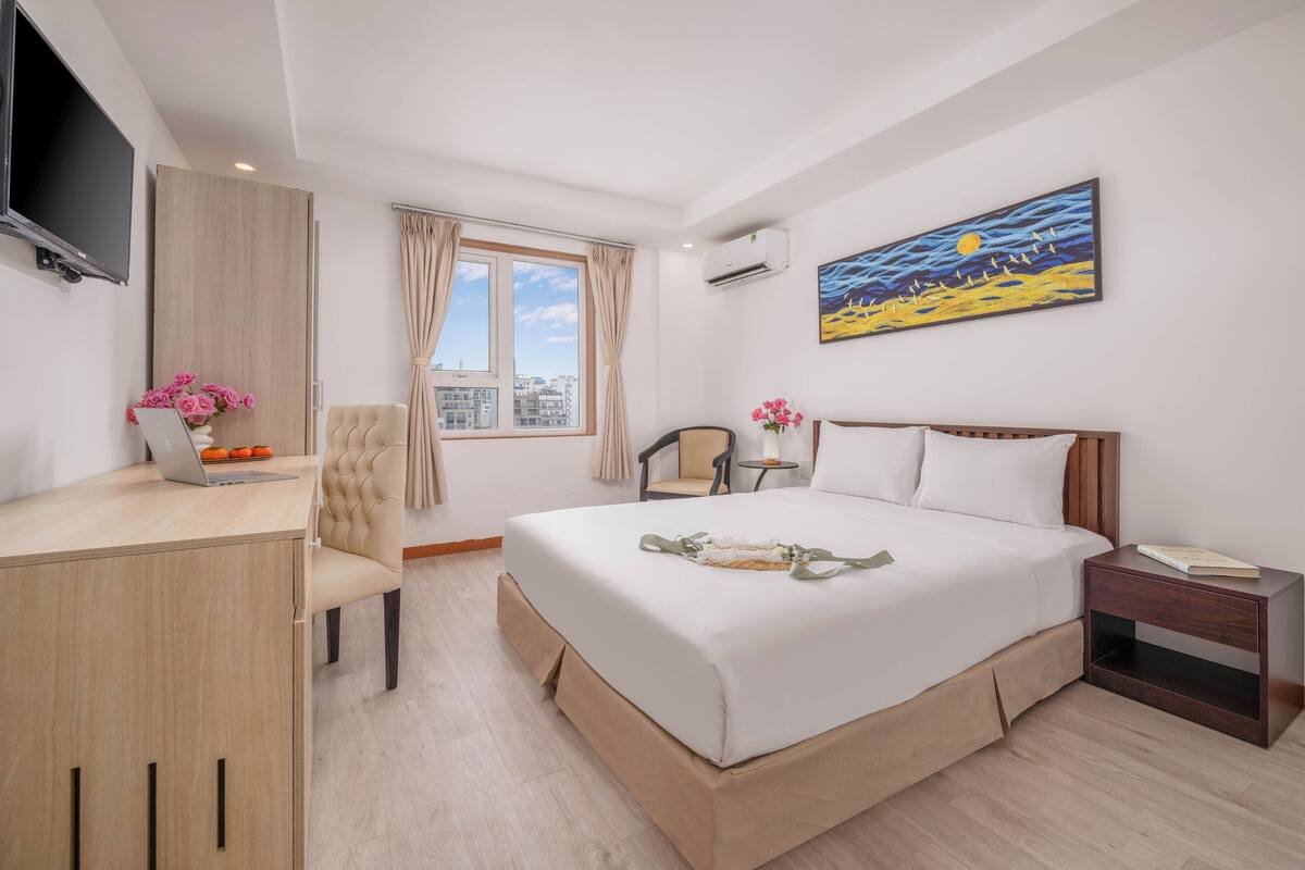 Superior Double Room | Desk, free WiFi, bed sheets