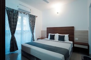 2 bedrooms, internet, bed sheets