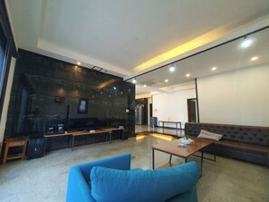 Standard-Villa | Wohnbereich | Flachbildfernseher