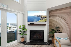 Smart TV, fireplace